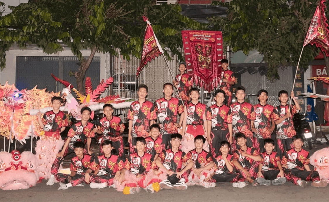 Ảnh tập thể Đông An
