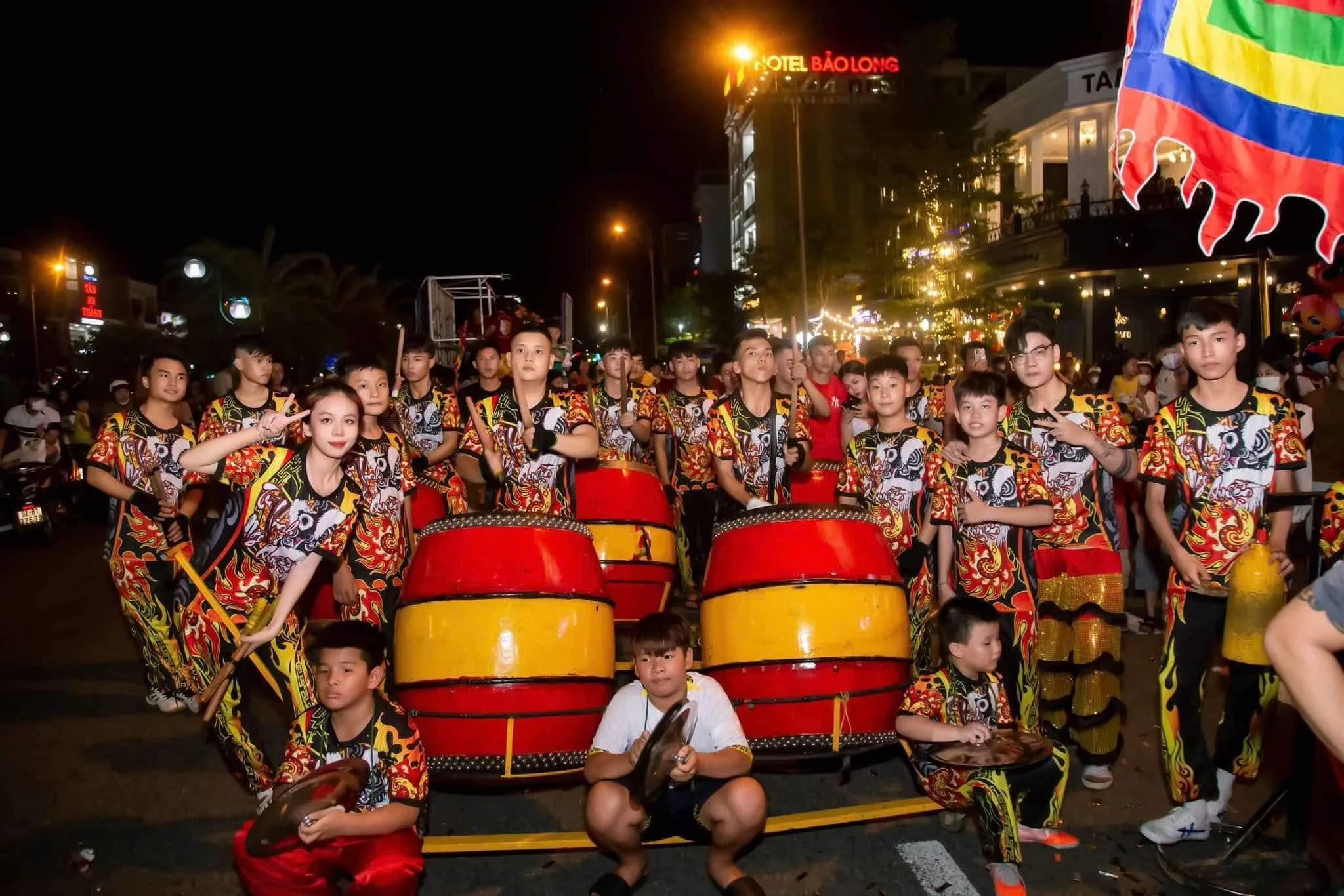 Ảnh tập thể Tứ Linh Ngô Quyền