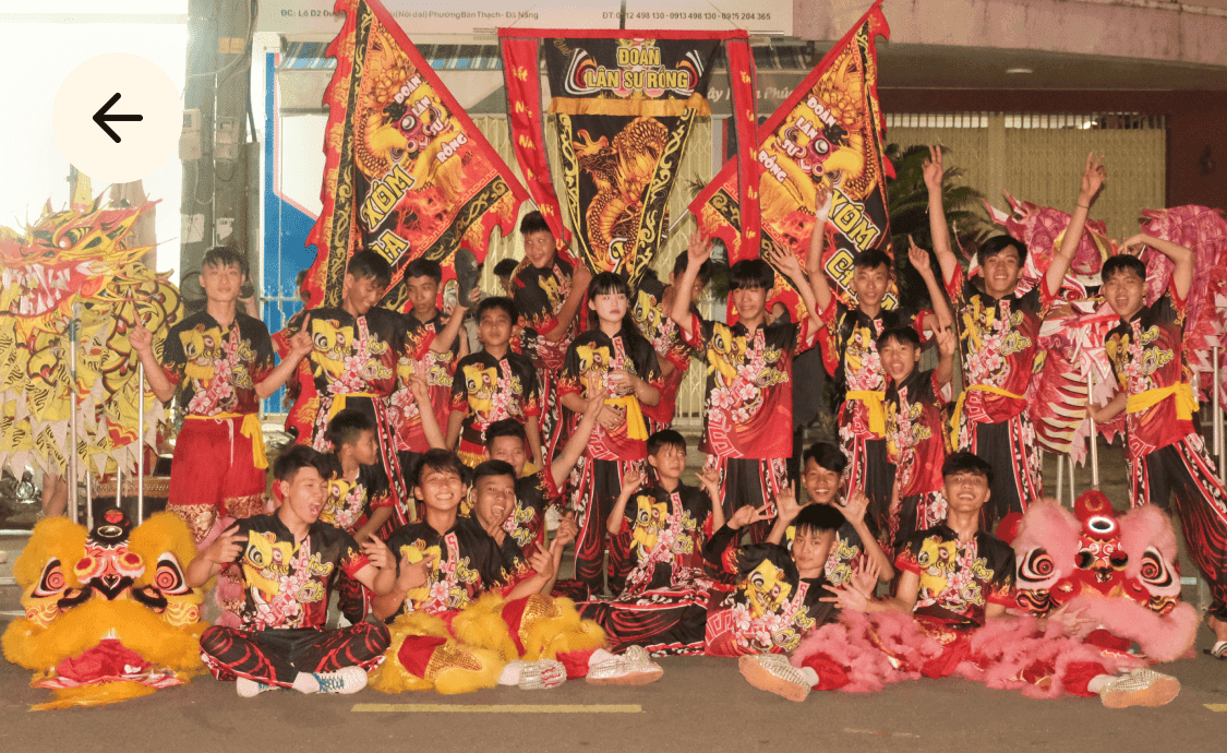 Ảnh tập thể Xóm Chùa